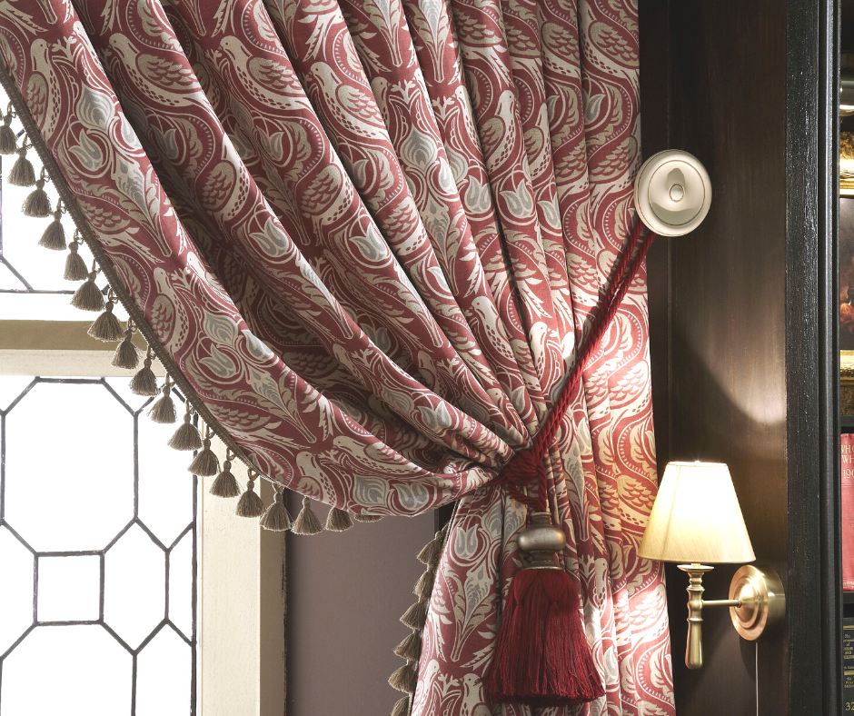 How to choose curtain holdbacks?
