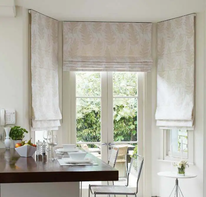 How to Clean Roman Blinds: A Cleaning Guide